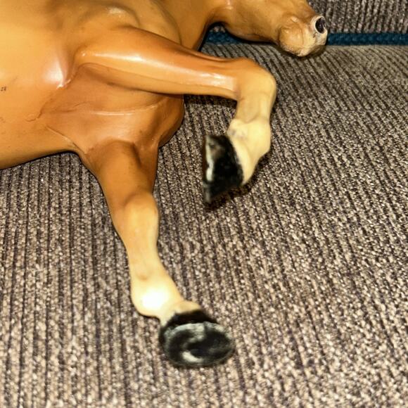 Breyer Traditional Vintage Family Arabian Stallion Palomino - Picture 11 of 15